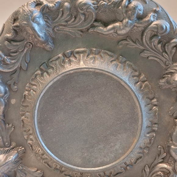 Vintage Pewter Plate. - Picture 2 of 8